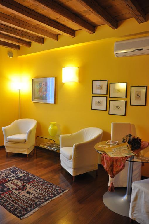 فيرّارا Piazza Nova Guest House الغرفة الصورة