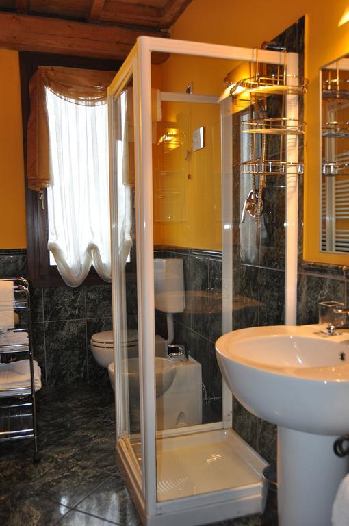 فيرّارا Piazza Nova Guest House الغرفة الصورة