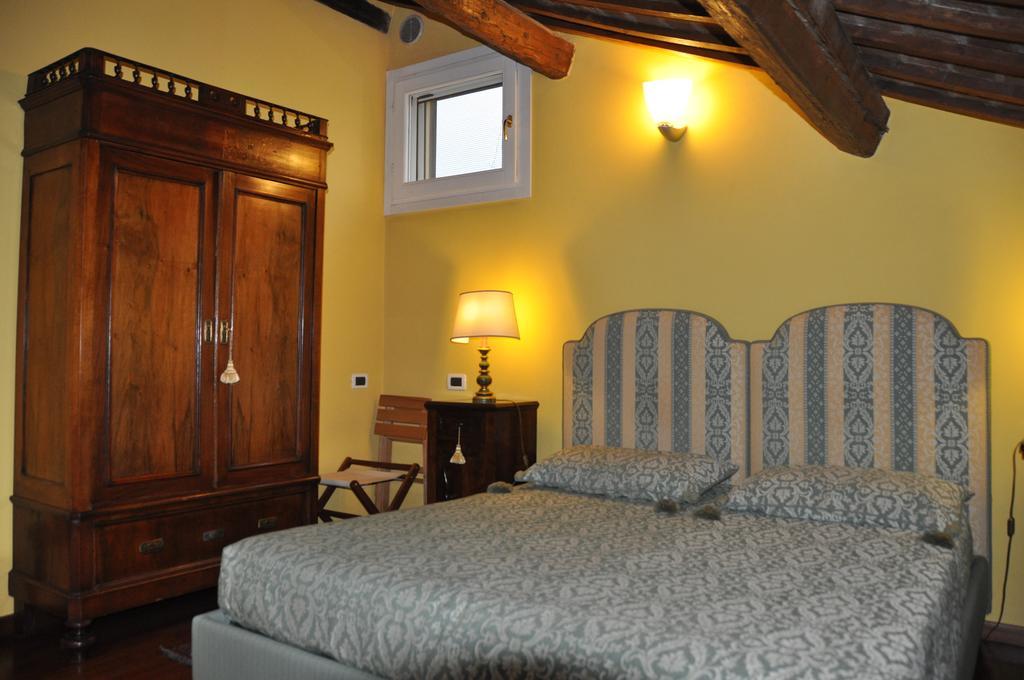 فيرّارا Piazza Nova Guest House الغرفة الصورة
