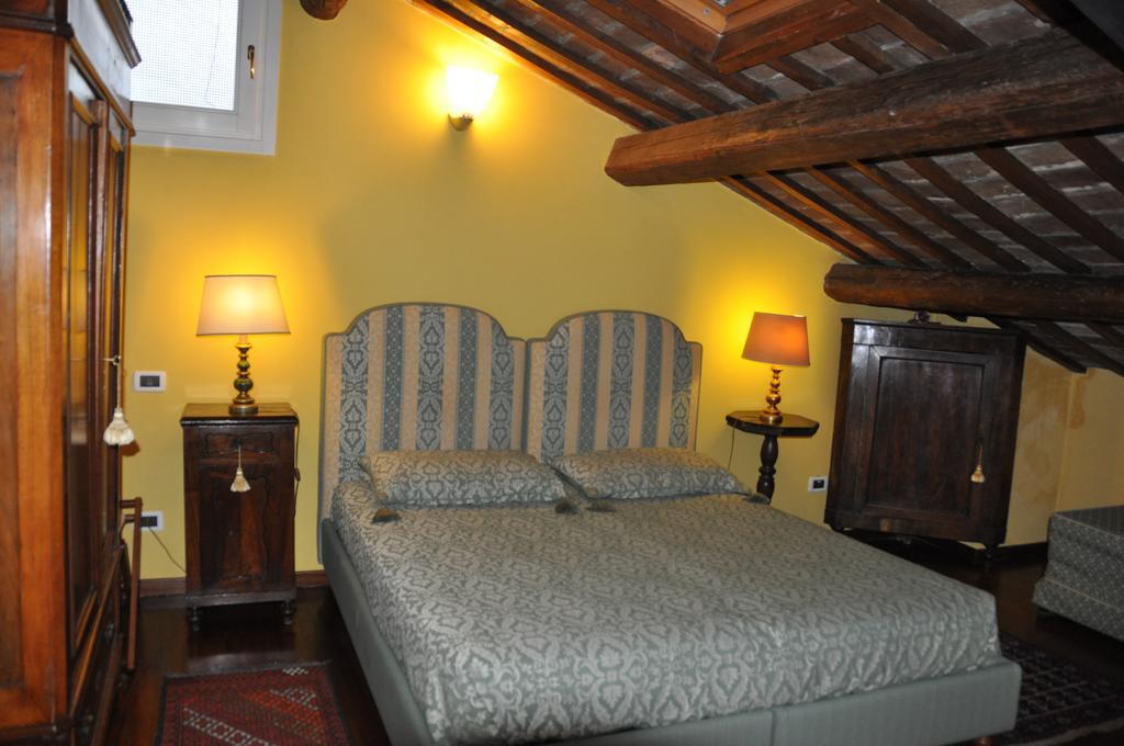 فيرّارا Piazza Nova Guest House الغرفة الصورة