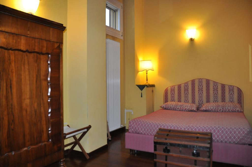 فيرّارا Piazza Nova Guest House الغرفة الصورة