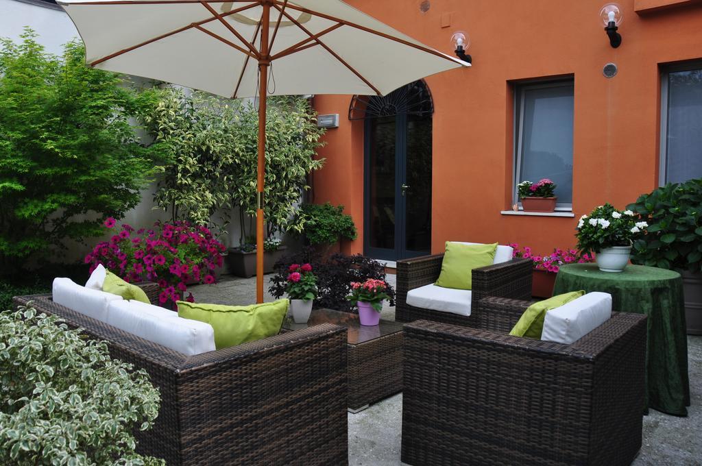 فيرّارا Piazza Nova Guest House المظهر الخارجي الصورة