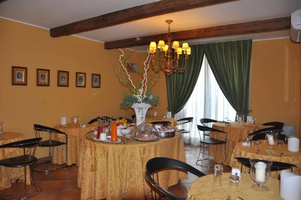 فيرّارا Piazza Nova Guest House المظهر الخارجي الصورة