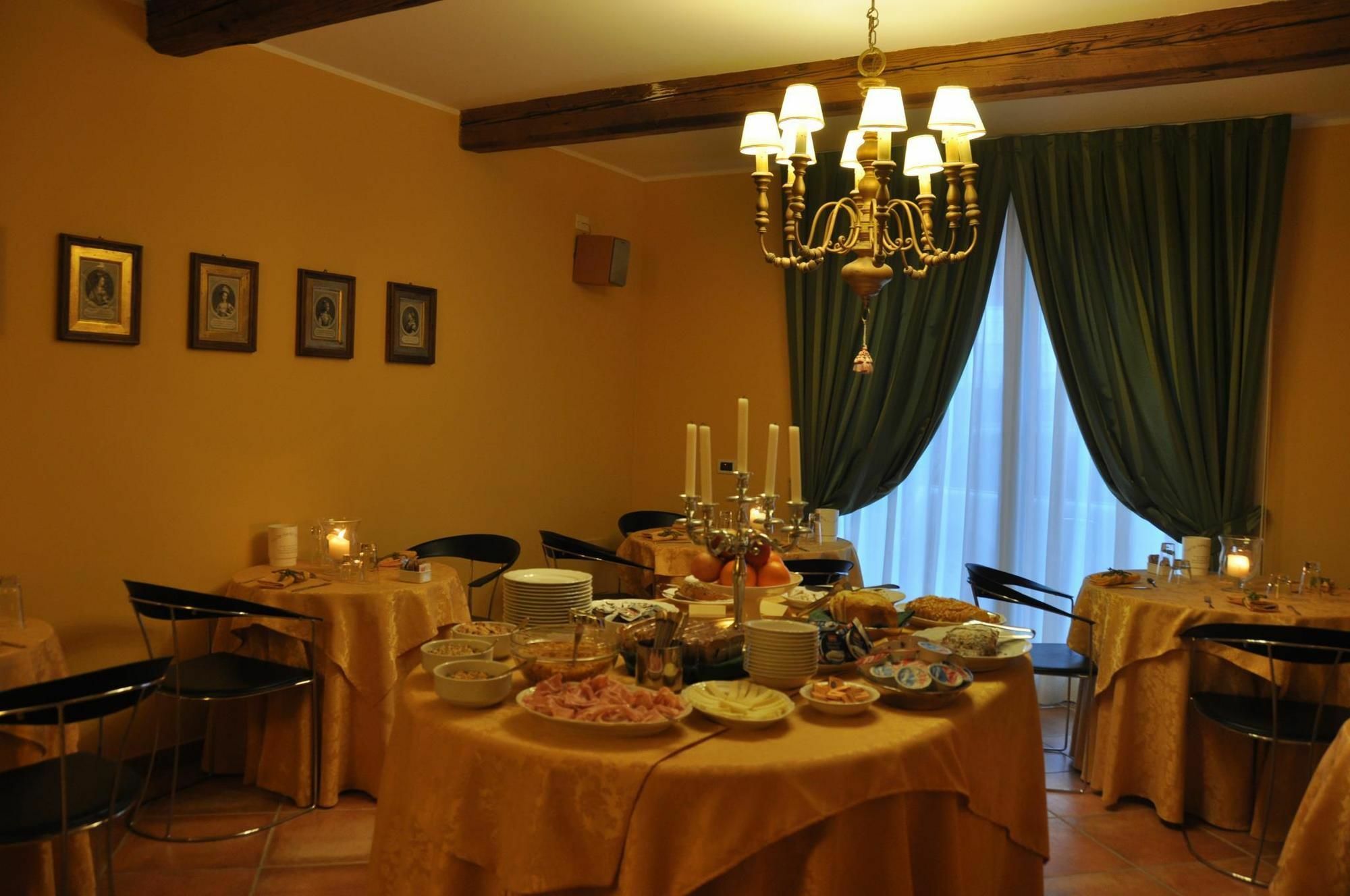 فيرّارا Piazza Nova Guest House المظهر الخارجي الصورة